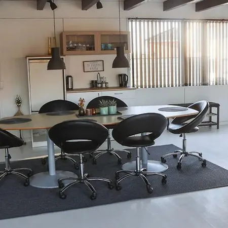 Townhouse With Sea View 펜션 히르츠할즈